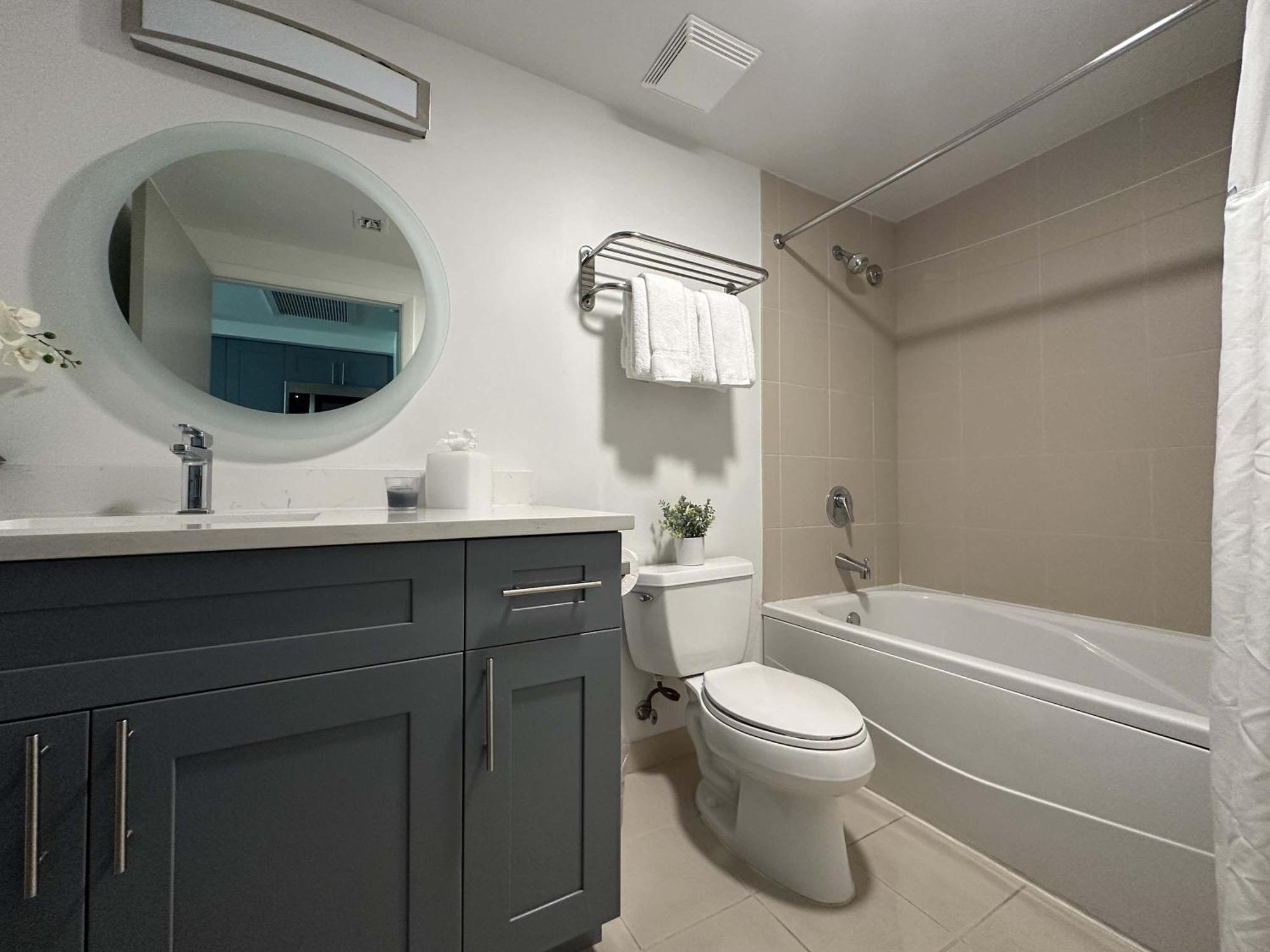 Apartment Mvr-modern Touches Coconut Grove Warmth