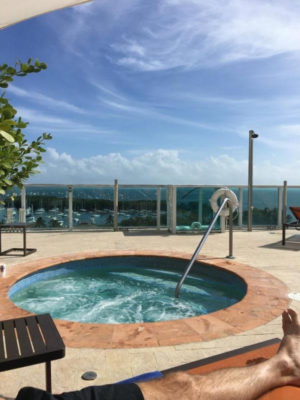 Apartment Mvr-modern Touches Coconut Grove Warmth
