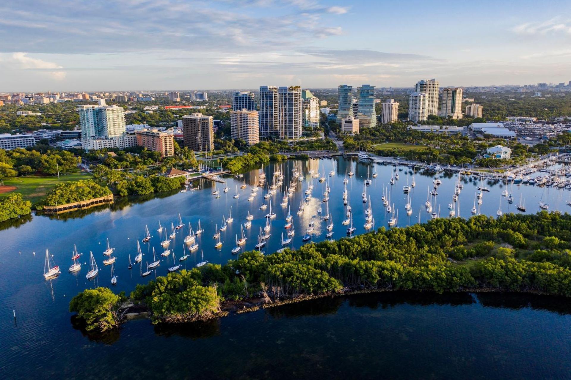 Mvr-modern Touches Coconut Grove Warmth Miami